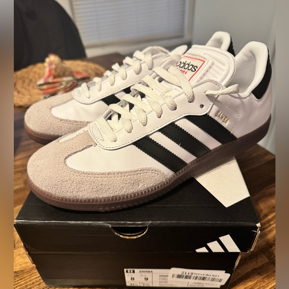 Size 9 Adidas Sambas